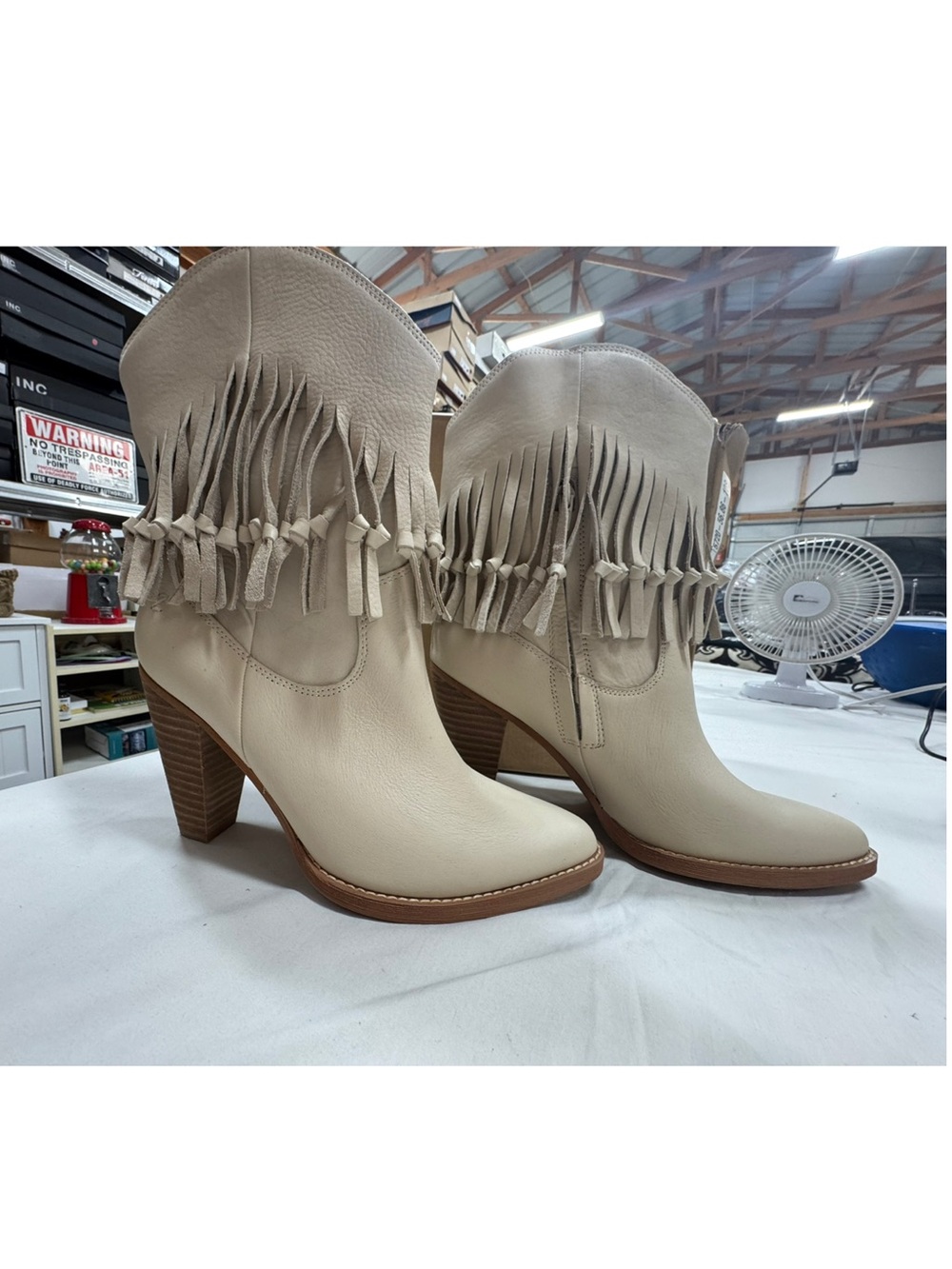 Zodiac Leather Fringe Boots 9.5 NWT